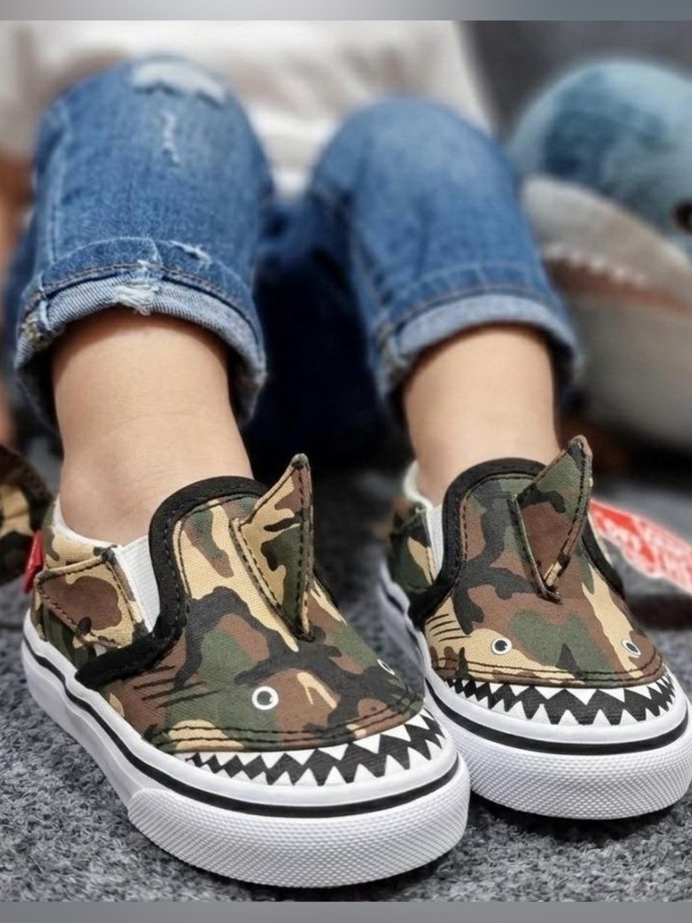 Vans Kids Camouflage Shark-Print Slip-On Sneakers - Green, Black, White
